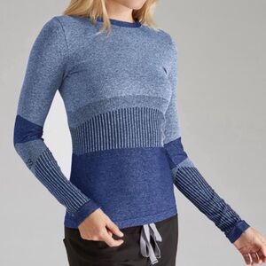 Figs blue fitted stretchy No Sweat long sleeve underscrub top Women’s sz M/L